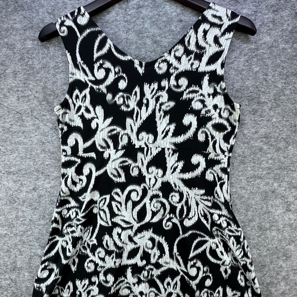 INC Tank Top Women Size Small Princess cut V-Neck pleated front black white - Picture 2 of 4